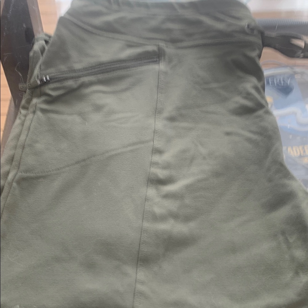 Olive Green Pants with Zipper Pocket Reitmans